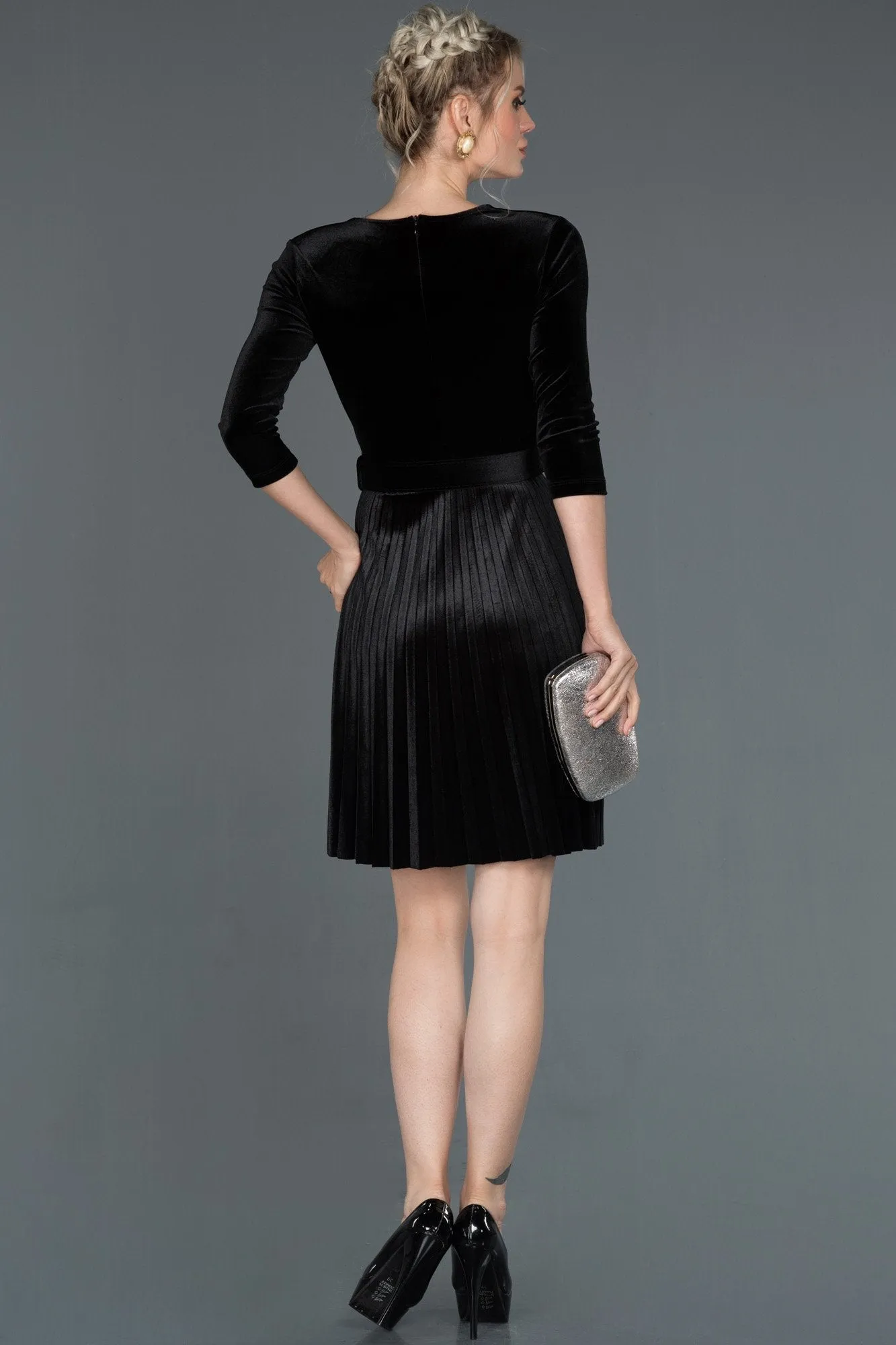 16000 Black Pleated Velvet Dress