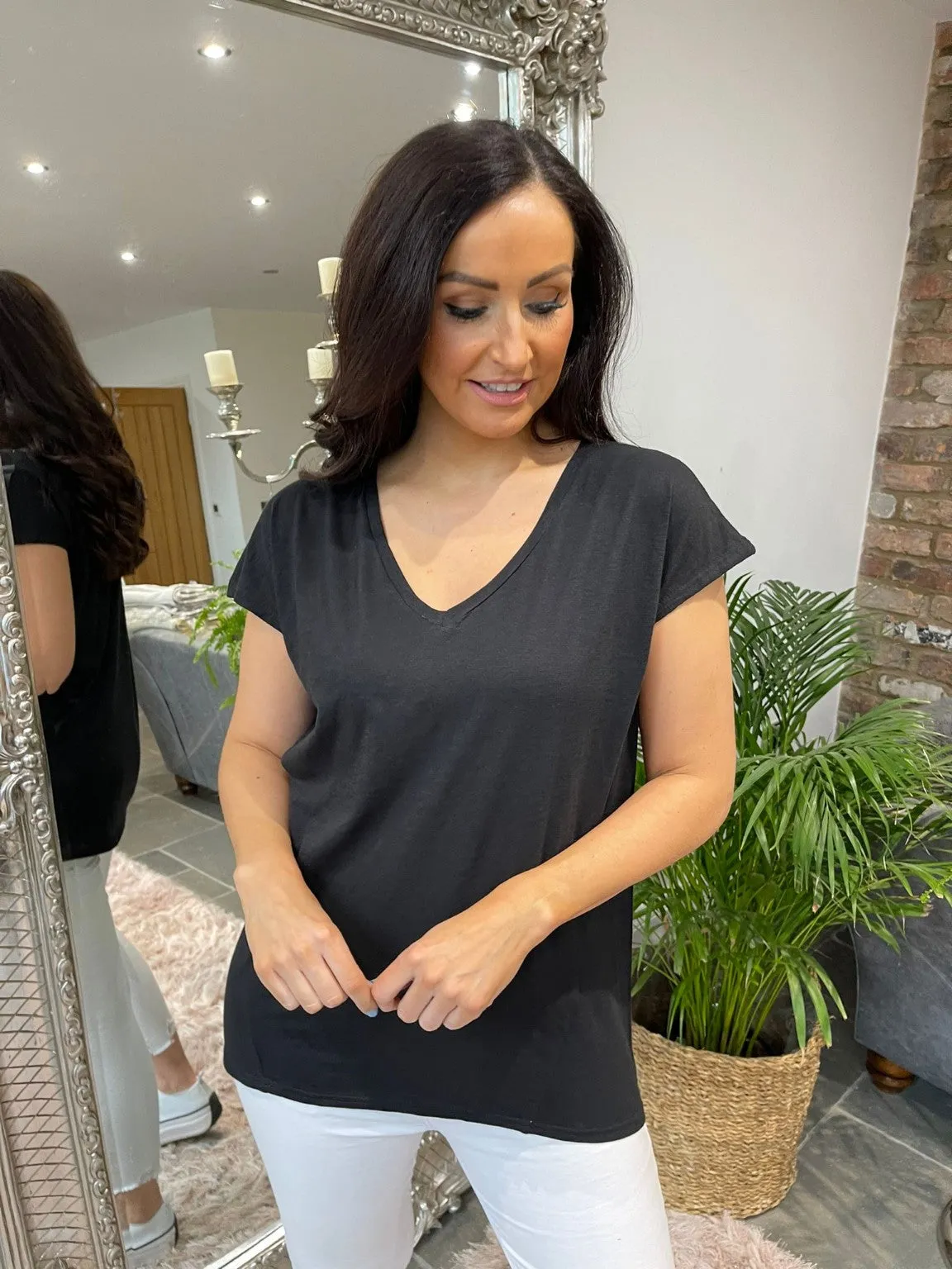 Basic V Neck Tee Nora