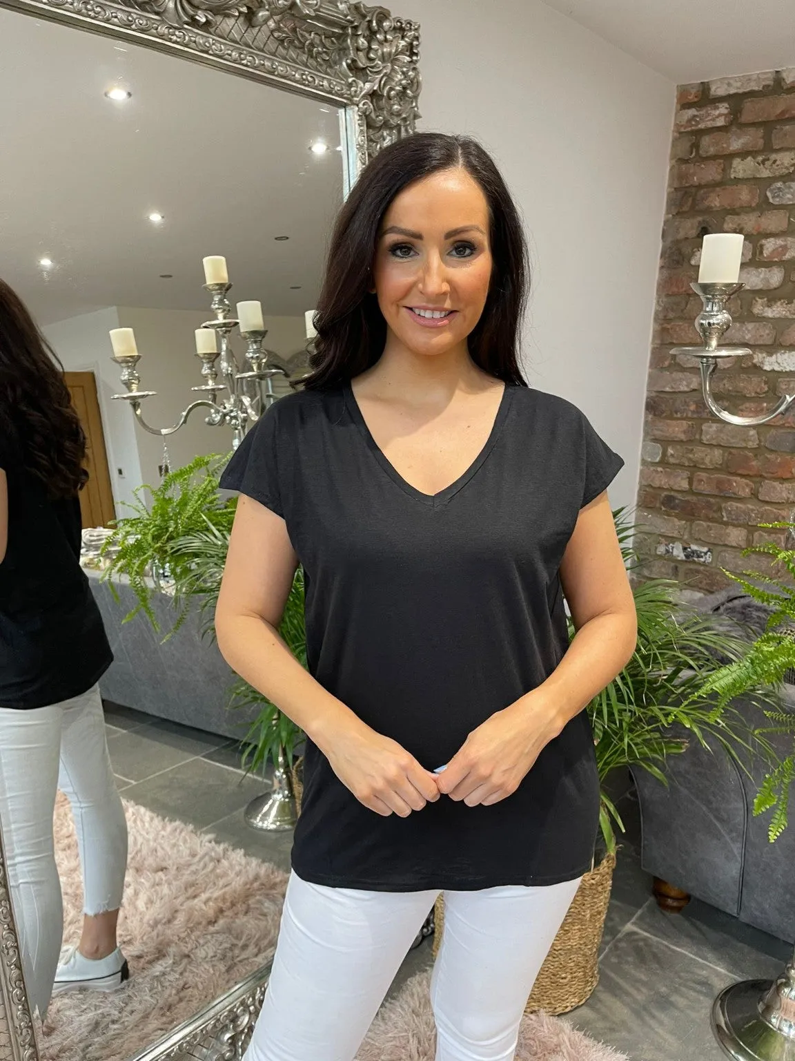 Basic V Neck Tee Nora