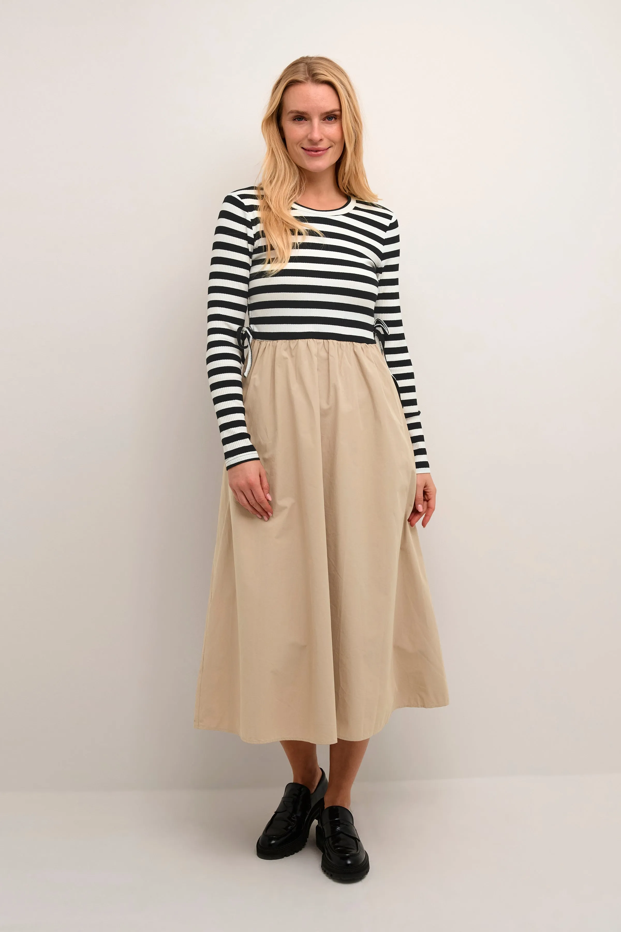 Carolin Dress in Dune