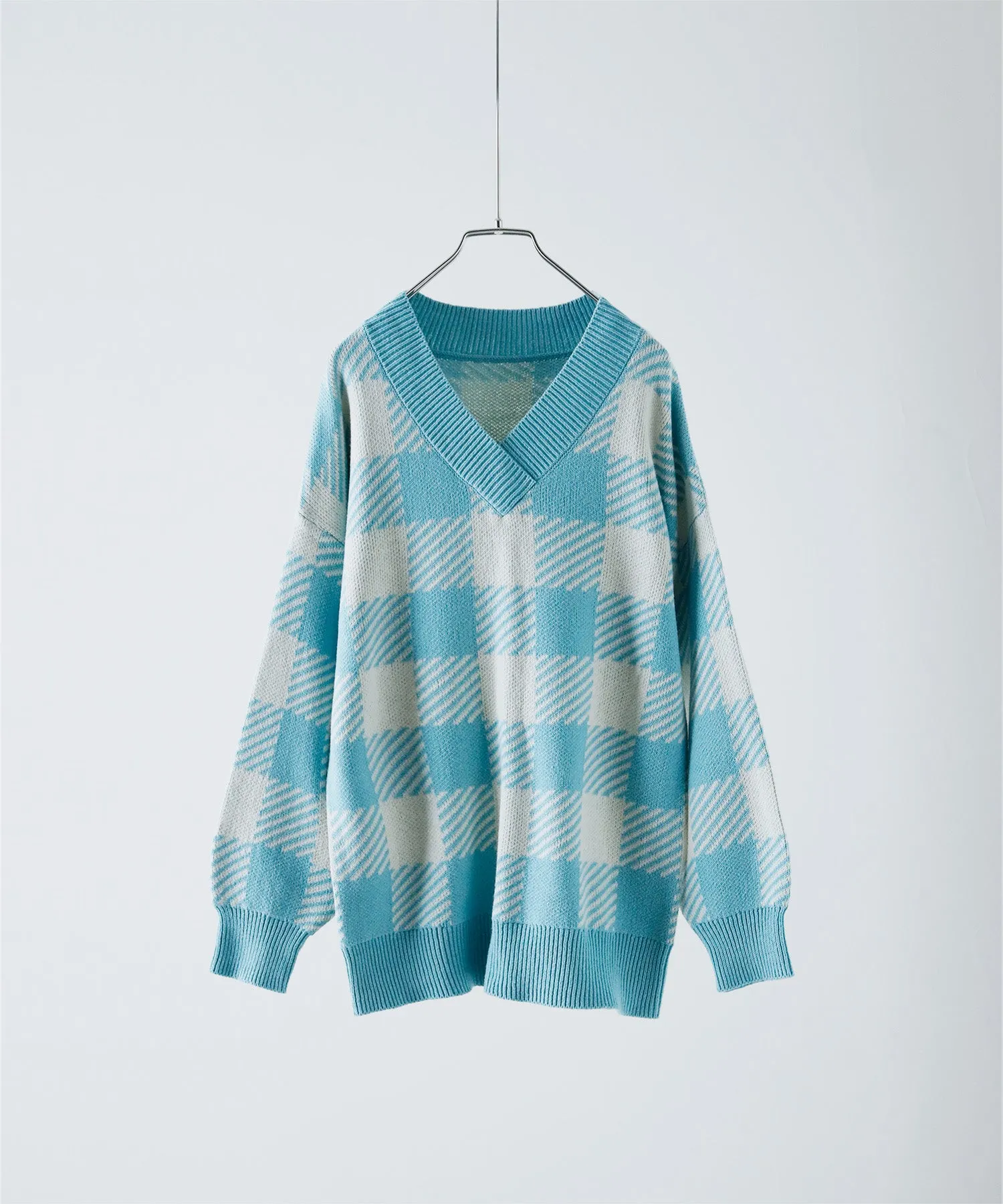 Jacquard v-neck knit tops