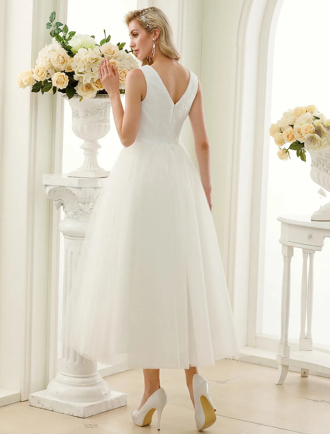 Luolandi Reception Sparkle & Shine Little White Dresses Wedding Dresses A-Line Scoop Neck Sleeveless Tea Length Tulle Bridal Gowns With Lace