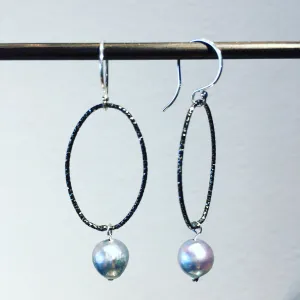 oxi oval earrings in baroque gray pearls
